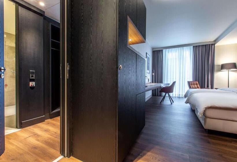 اتاق پریمیوم با بالکن, Radisson Blu Hotel Köln
