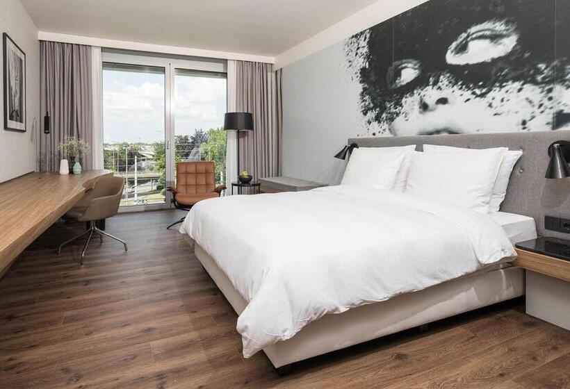 اتاق استاندارد, Radisson Blu Hotel Köln