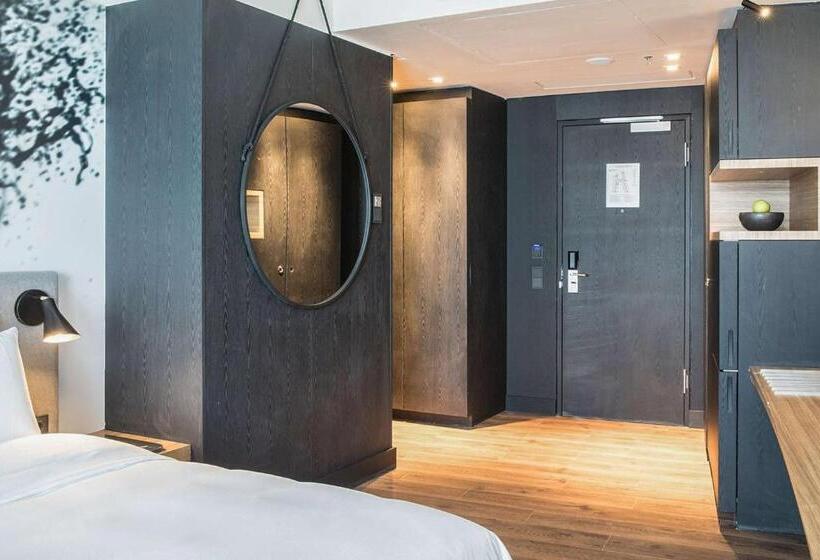 سوئیت جونیور با چشم‌انداز باغ, Radisson Blu Hotel Köln