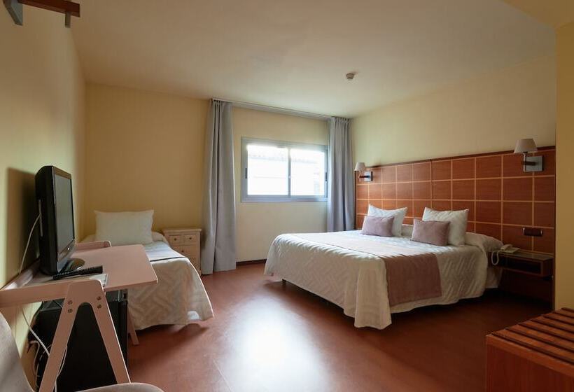 اتاق استاندارد سه نفره, Ramblas Vendrell
