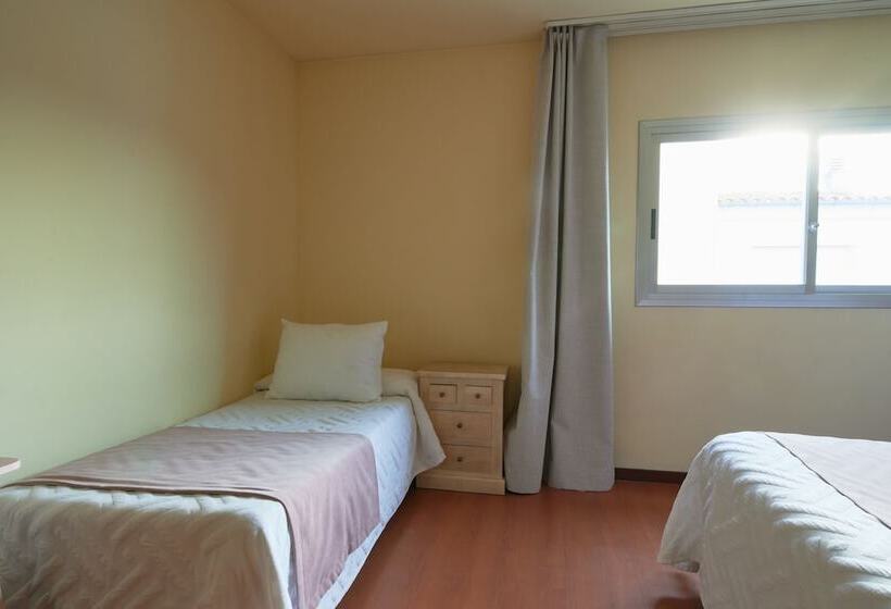اتاق استاندارد سه نفره, Ramblas Vendrell