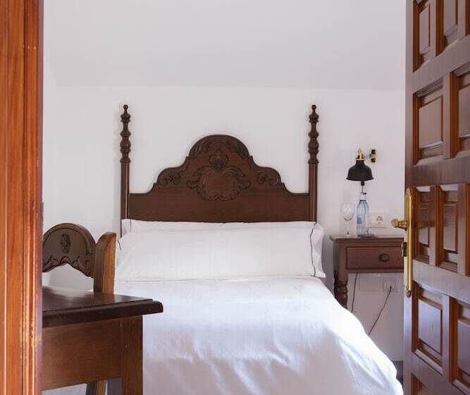 اتاق استاندارد یک نفره, Tugasa Hotel La Posada