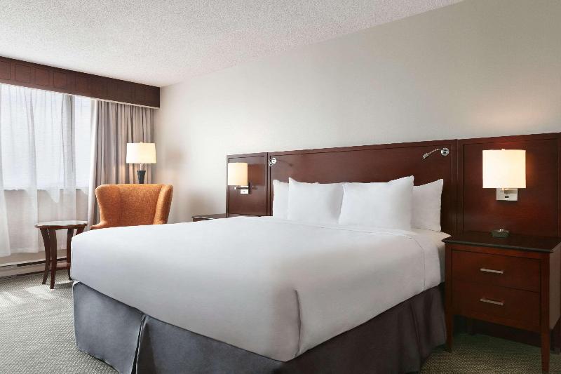 اتاق استاندارد با تخت بزرگ, Travelodge By Wyndham Quebec City Hotel & Convention Centre