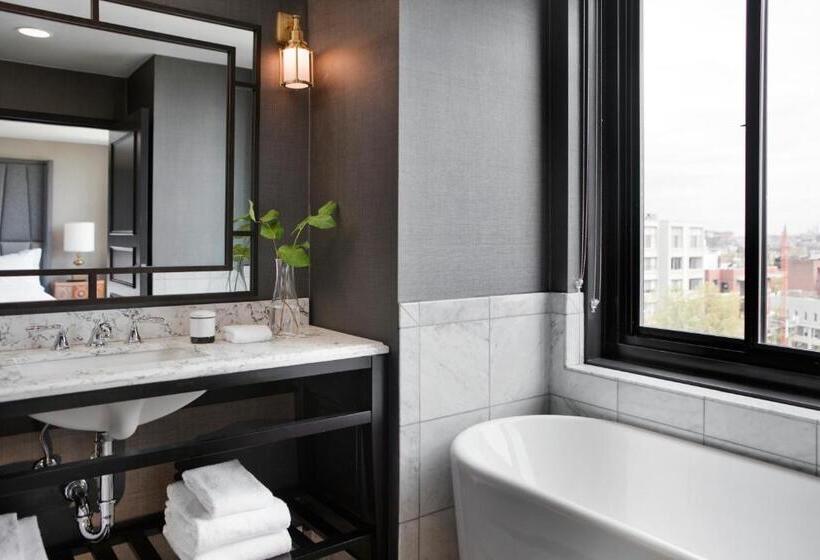 Suite Adapted for people with reduced mobility, Viceroy Washington Dc