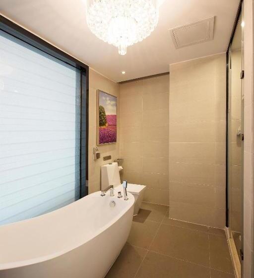 سوییت لوکس, Lavande Hotel Zhongshan Shaxi