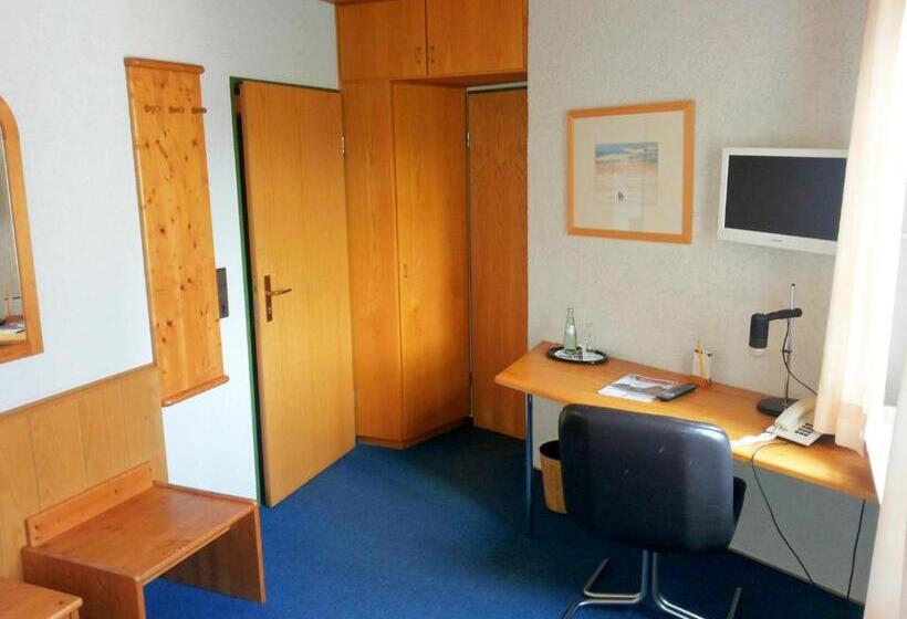 اتاق استاندارد یک نفره, Burghotel Volmarstein