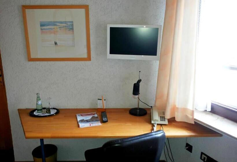 اتاق استاندارد یک نفره, Burghotel Volmarstein