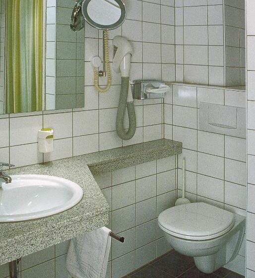 اتاق استاندارد یک نفره, Burghotel Volmarstein