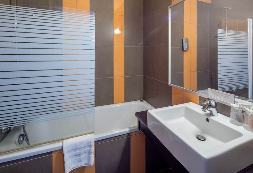 اتاق سوپریور, Logis Hotel Noemys Pont De L Etoile