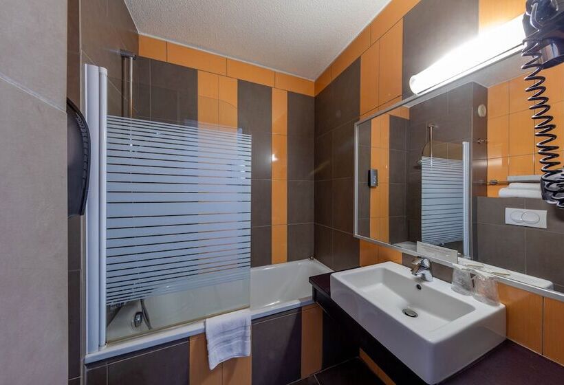 اتاق سوپریور, Logis Hotel Noemys Pont De L Etoile