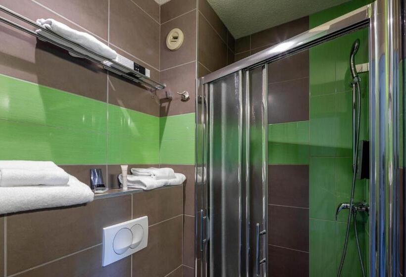 آپارتمان 2 خوابه, Logis Hotel Noemys Pont De L Etoile