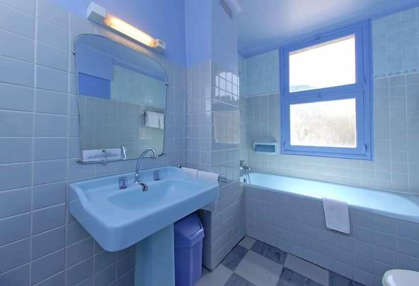 Habitación Triple Estándar, Hôtel Le Portalou