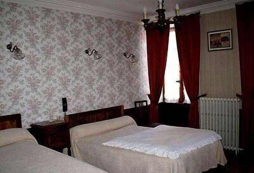 Habitación Triple Estándar, Hôtel Le Portalou