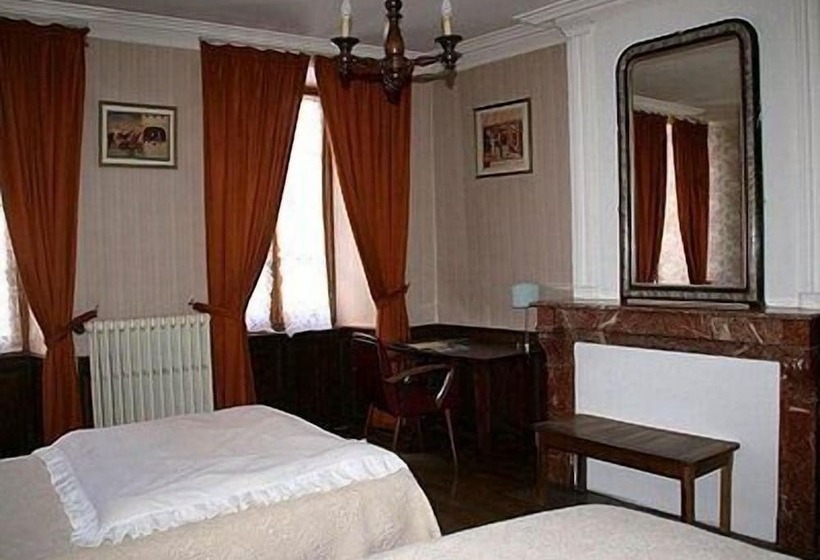 Habitación Triple Estándar, Hôtel Le Portalou