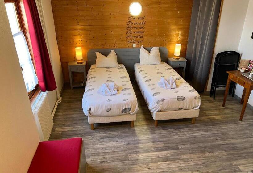 اتاق استاندارد چهار تخته, La Foret De Maronne