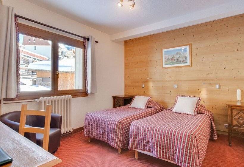 Comfort room with mountain view, Le Castillan