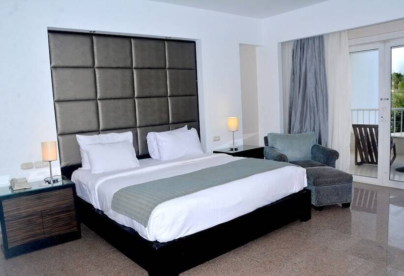 اتاق راحتی با چشم‌انداز دریا, Monte Carlo Sharm Resort & Spa