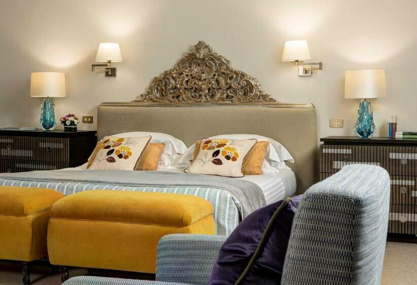سوییت جونیور, Rocco Forte Hotel De Russie