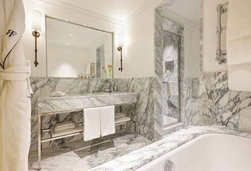 اتاق لوکس با چشم‌انداز باغ, Rocco Forte Hotel De Russie