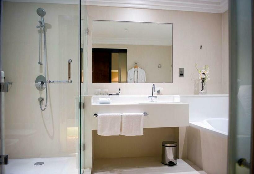 اتاق سوپریور, Millennium Airport Hotel Dubai