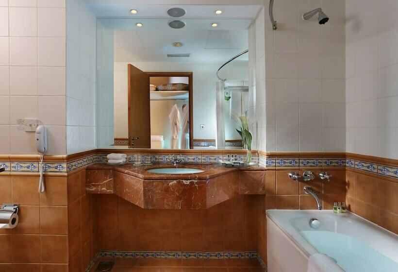 اتاق لوکس, Millennium Airport Hotel Dubai