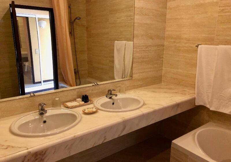 ویلای 3 خوابه, Vale Do Garrao Villas