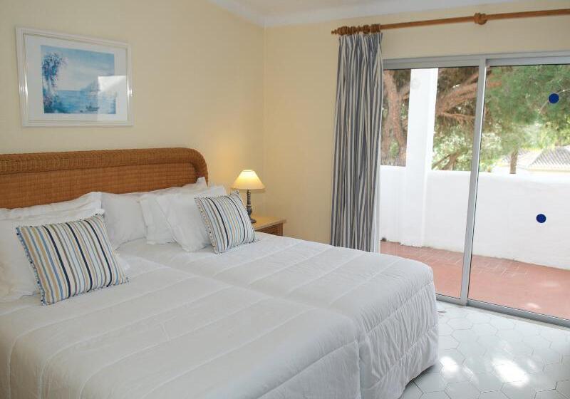 ویلای 3 خوابه, Vale Do Garrao Villas