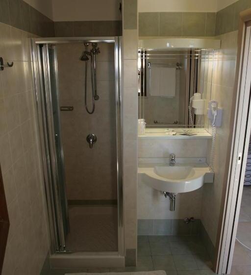 اتاق سوپریور سه تخته, Albergo Il Giardino