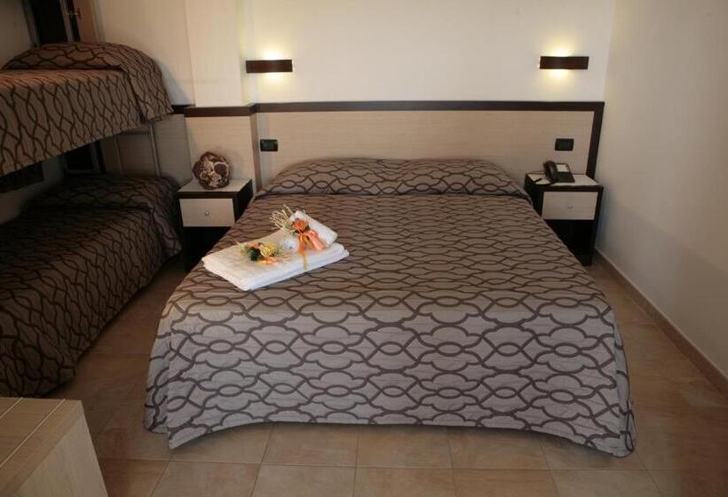 اتاق سوپریور چهار تخته, Albergo Il Giardino