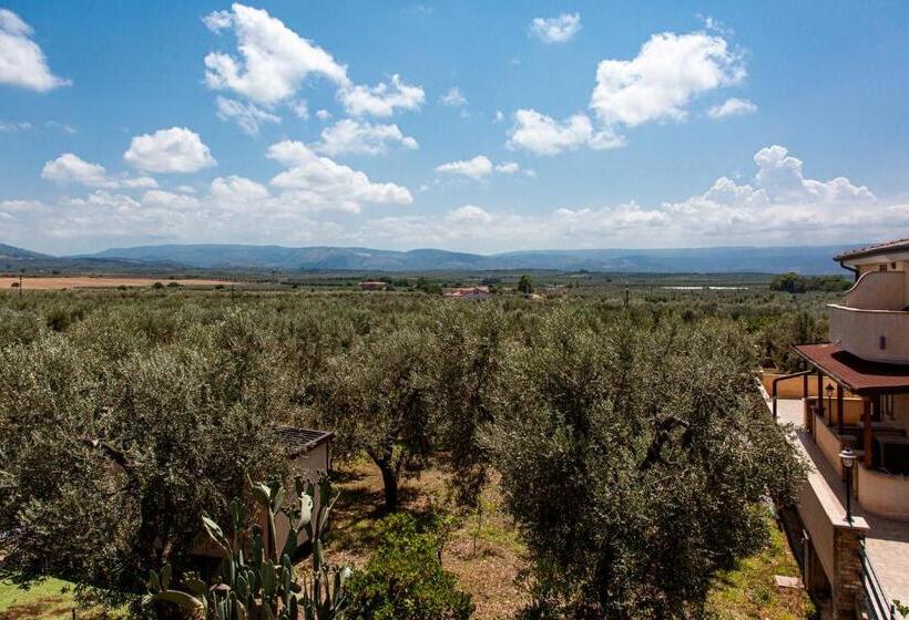 سوئیت جونیور با تراس, Albergo Il Giardino