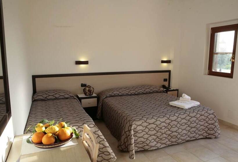 اتاق سوپریور سه تخته, Albergo Il Giardino