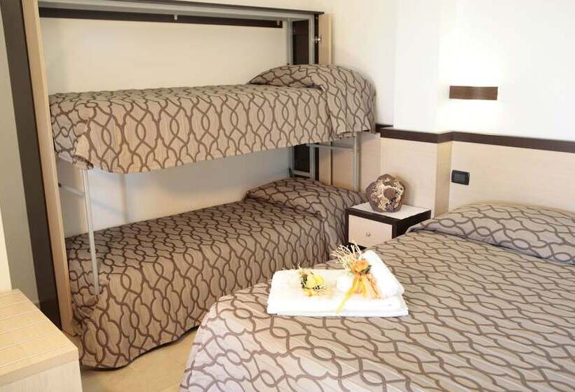 اتاق سوپریور چهار تخته, Albergo Il Giardino