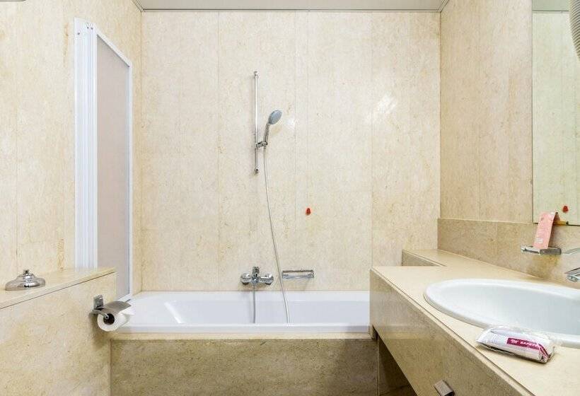 اتاق استاندارد یک نفره, B&b Hotel Milano Aosta