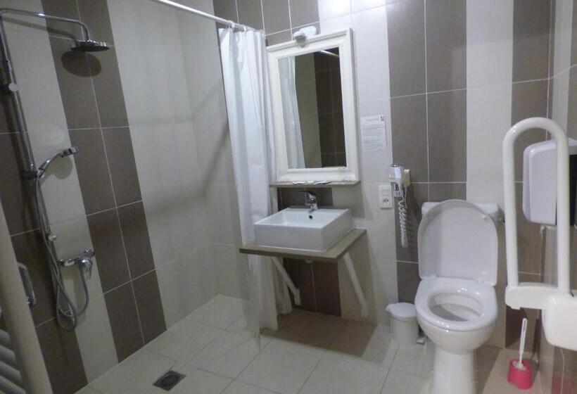 اتاق استاندارد در طبقه همکف, Castel Moor