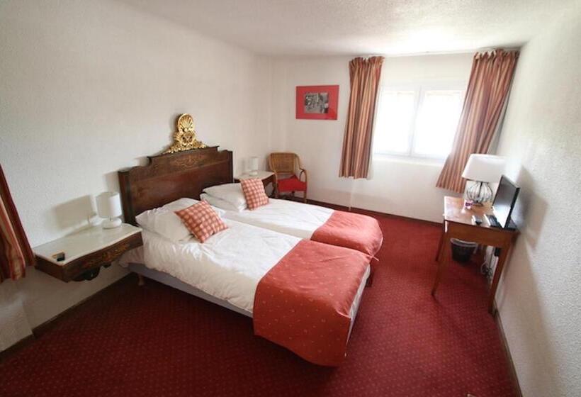اتاق استاندارد چهار تخته, L'auberge Catalane