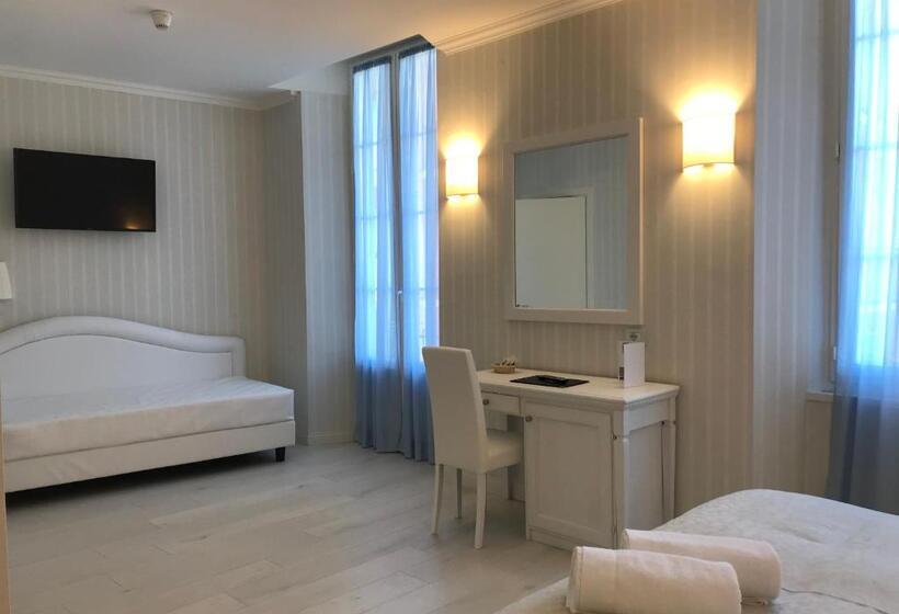 Chambre Supérieure avec Balcon, Nazionale