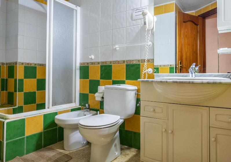 Economy Quadruple Room, Velis