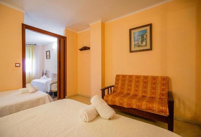 Economy Quadruple Room, Velis