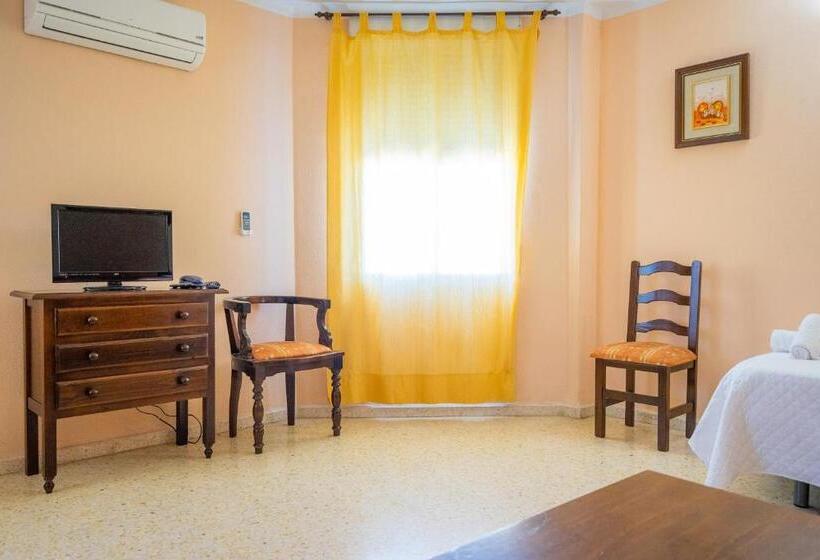 Economy Quadruple Room, Velis