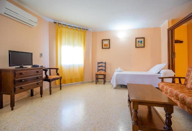 Economy Quadruple Room, Velis