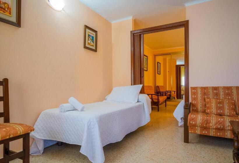 Economy Quadruple Room, Velis