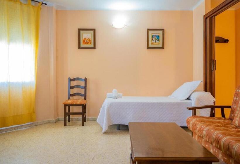 Economy Quadruple Room, Velis