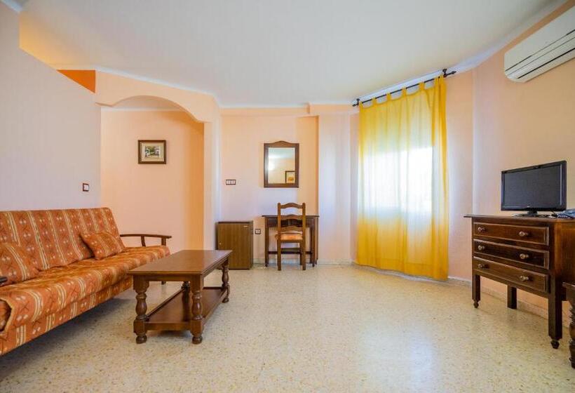 Economy Quadruple Room, Velis