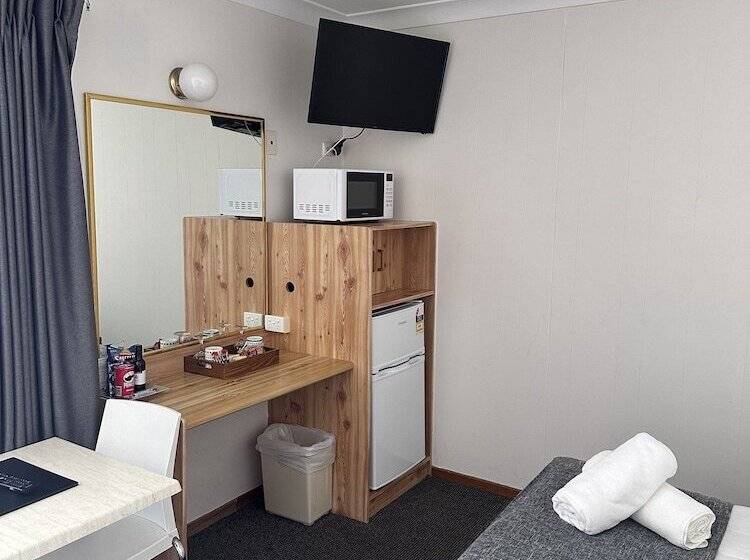 اتاق لوکس, Karuah Motor Inn