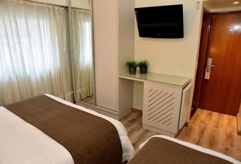 اتاق استاندارد سه نفره, Gran Hotel Skorpios