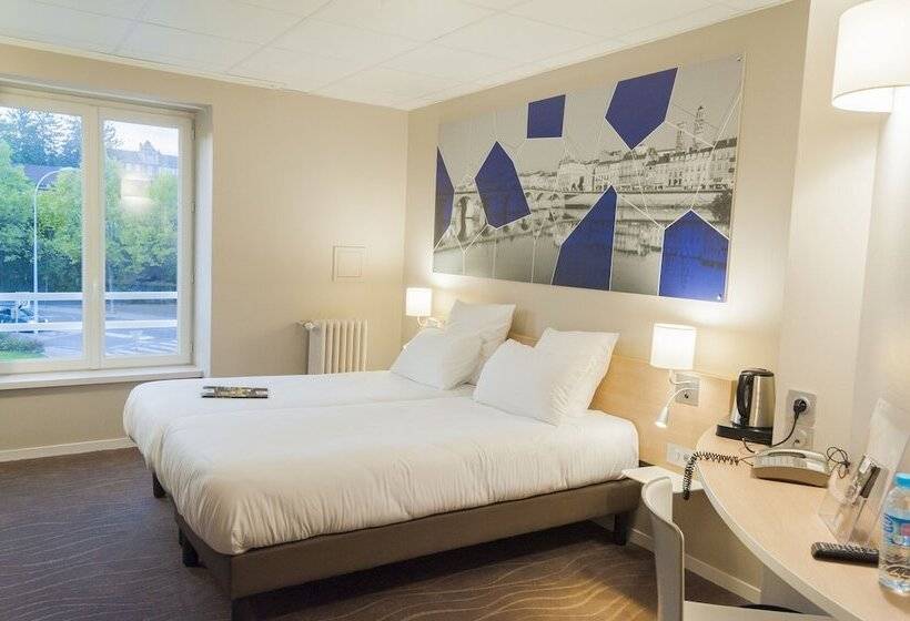 Quarto Premium, Brit  Macon Centre Gare