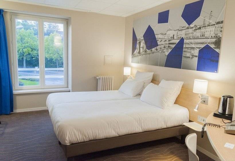 Quarto Premium, Brit  Macon Centre Gare