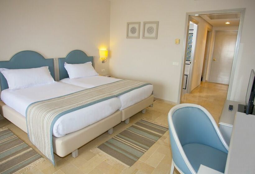 اتاق استاندارد با چشم‌انداز باغ, Iberostar Waves Averroes