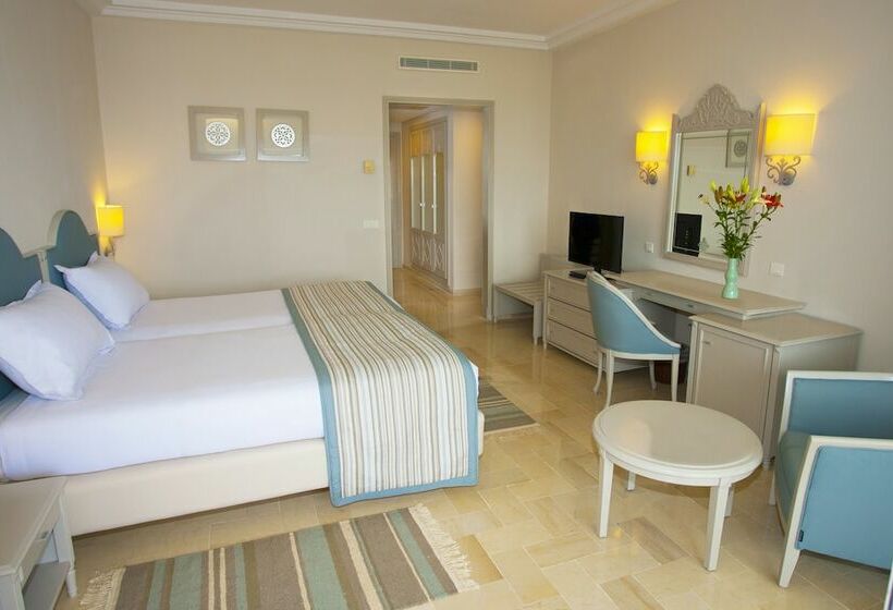 اتاق استاندارد با چشم‌انداز باغ, Iberostar Waves Averroes