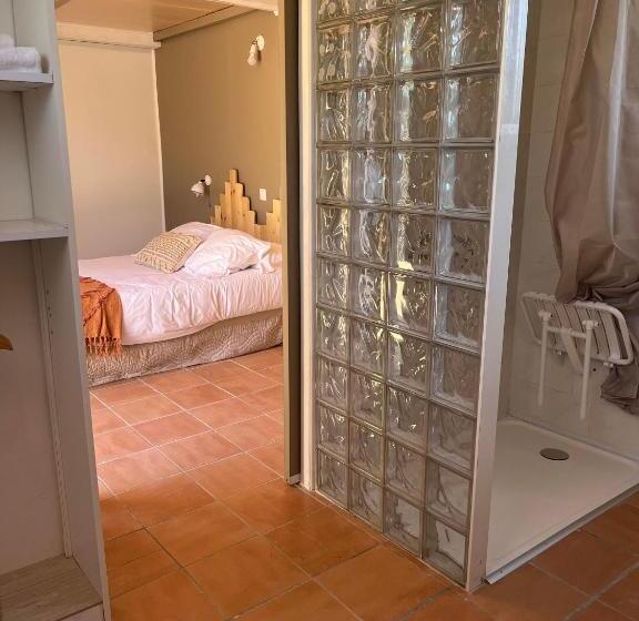 اتاق سوپریور, Le Relais Des Lavandins